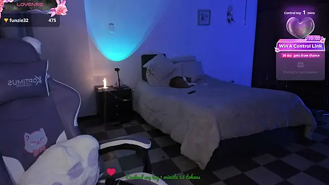 tellmemaddie's Live XXX Chat