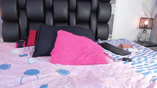 Chat +18 de ariel_creamy20 ao vivo