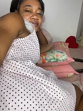 _yisela_'s Live XXX Chat
