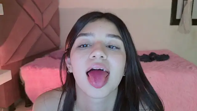 eva_sin18 Adlı Modelin Canlı XXX Sohbeti