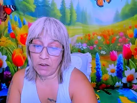 indianroxy Adlı Modelin Canlı XXX Sohbeti