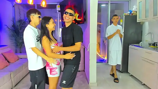 แชท XXX สดของ stangirls_