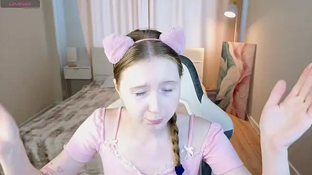 LiliTiny XXX чат на живо