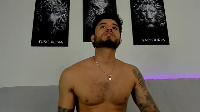 AUSTINN_TORRES Adlı Modelin Canlı XXX Sohbeti