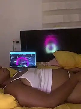 Chatroom XXX en direct de MISSMAYSROOM