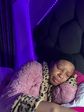 RainBougie's Live XXX Chat