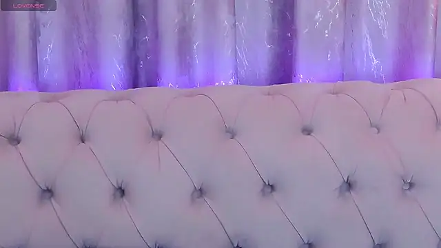 NataliePierce live XXX chat