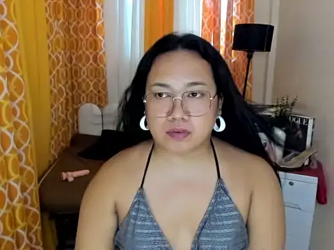 BigCockLexie élő XXX-chatje