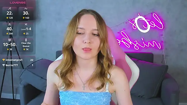 Emmaa_Kimm Adlı Modelin Canlı XXX Sohbeti