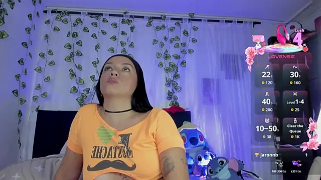 EmiliaRose_ Chat XXX in diretta