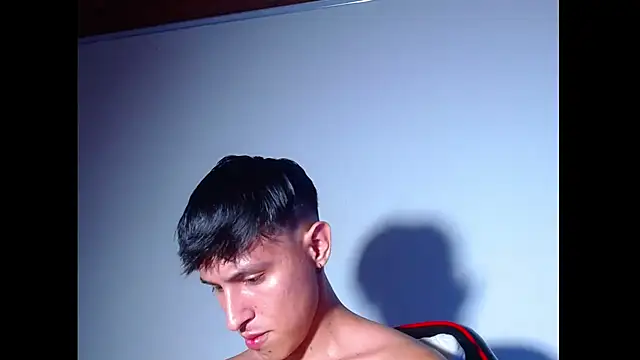 Chatroom XXX en direct de rowanbig