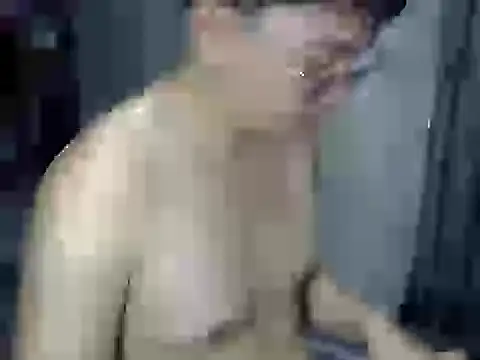 Stud_Aaron 即時 XXX 聊天