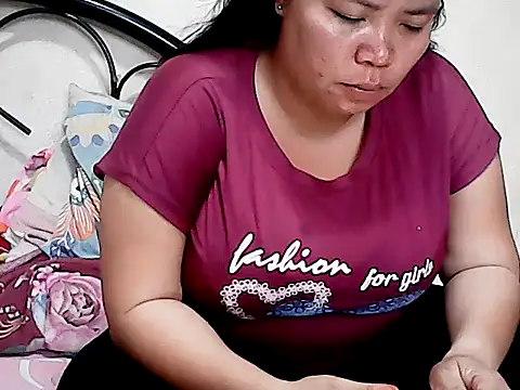 HornyPussie69's Live XXX Chat