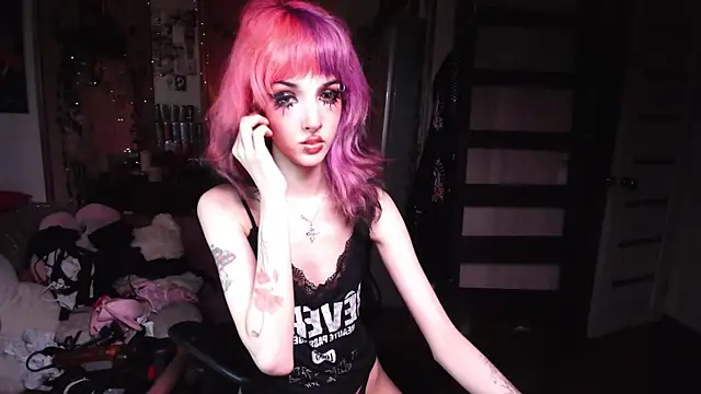 צ'אט XXX בשידור חי של Ink__pleasure