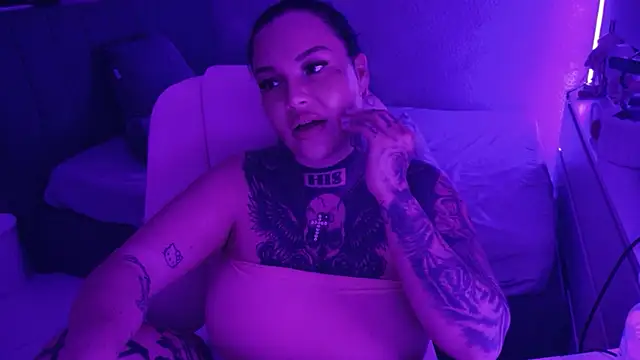 Chatroom XXX en direct de _MelinaCurves_