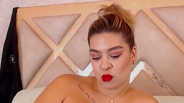 JoannaStanford – Live XXX-chat