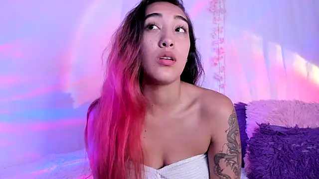 Živý XXX chat HeidyRousse