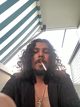 daddyvibes: διαδικτυακό σόου στην κάμερα