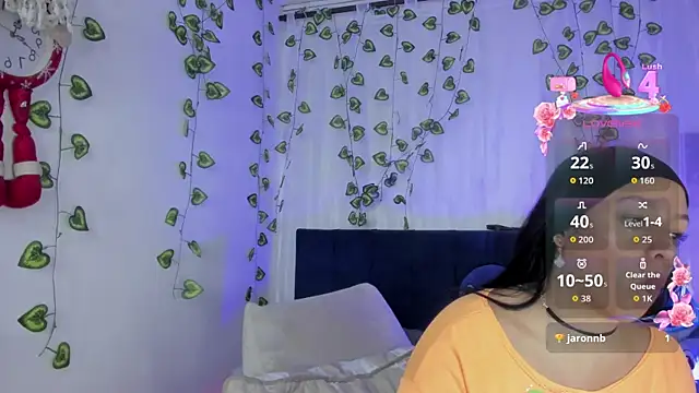 Chatroom XXX en direct de EmiliaRose_