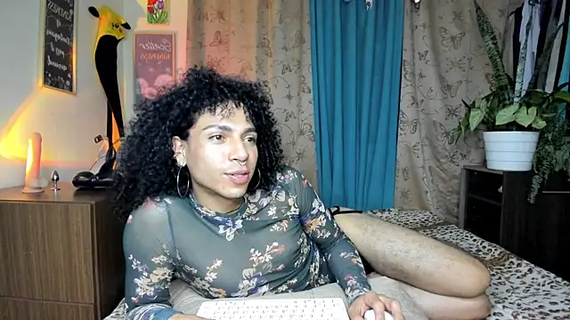 Chat +18 de Angel_White25 ao vivo