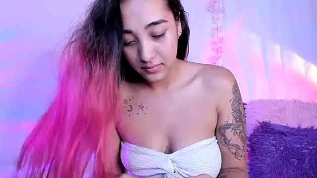 HeidyRousse Live XXX-Chat