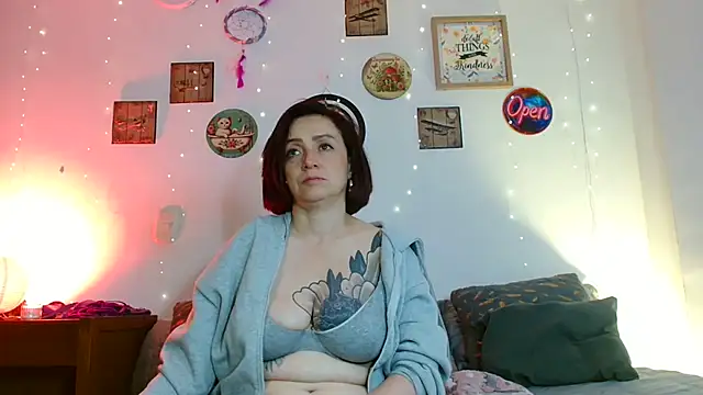 Chat +18 de Katicalatinmilf ao vivo