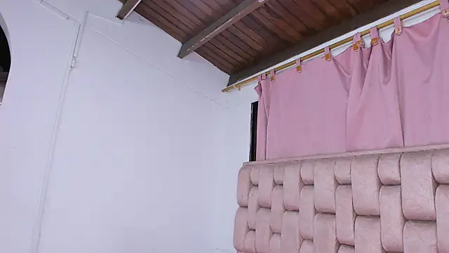 צ'אט XXX בשידור חי של Roxy-Smith