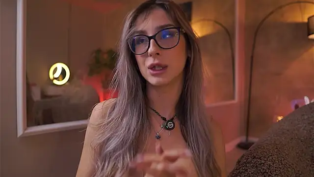 Chat XXX en directo de MaddieBryggs