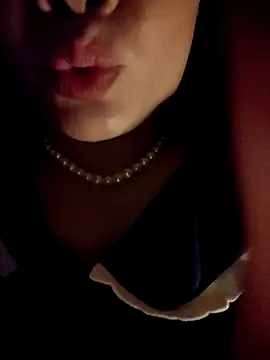 -Tara-a's Live XXX Chat
