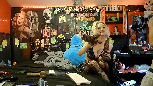 Pokazy przed kamerką – Splash_Queen420