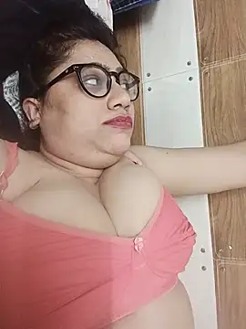 yourchahat27's Live XXX Chat