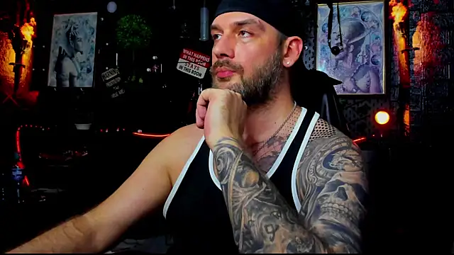 צ'אט XXX בשידור חי של LexHardy