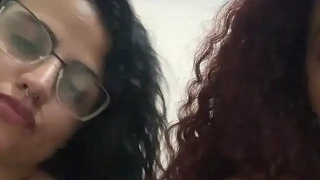 MENINAS_70 Show Webcam