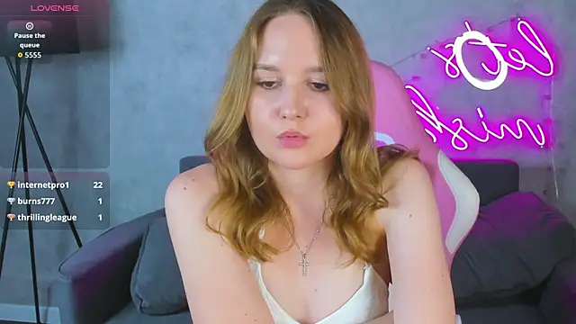 Emmaa_Kimm: онлайн-секс-чат