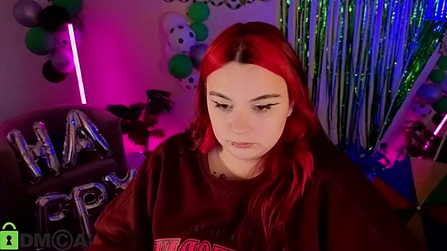 Mia_R0ss élő XXX-chatje