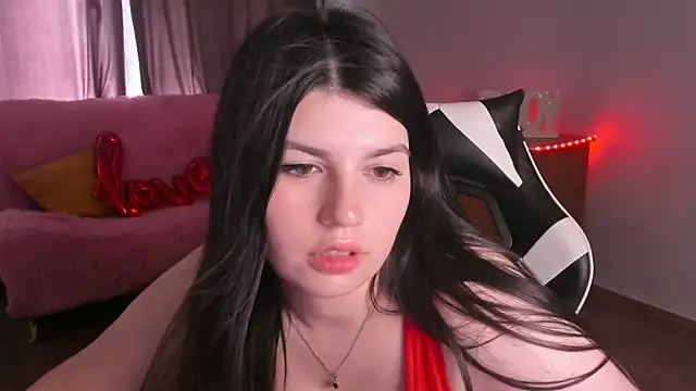 Chatroom XXX en direct de KisaModel