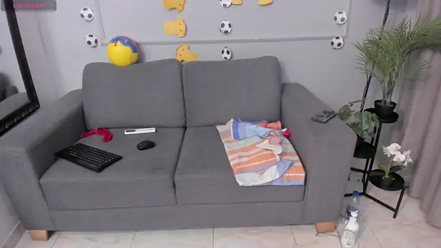 Sirenyrouss Live XXX-chat