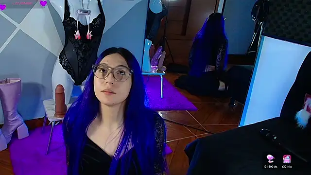 karlamoon23's Webcam Show