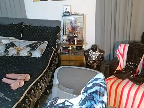 Lustfulcassy Adlı Modelin Canlı XXX Sohbeti