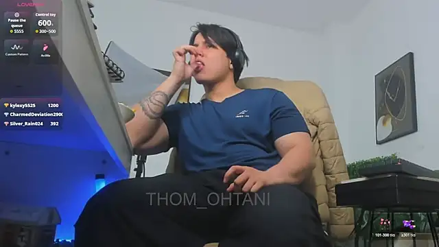 Thom_Ohtani 라이브 XXX 채팅