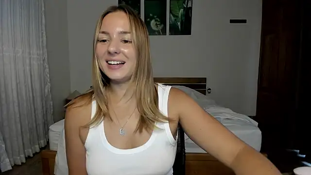 ThreeshaWhite Chat XXX in diretta