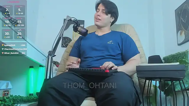 Thom_Ohtani 라이브 XXX 채팅