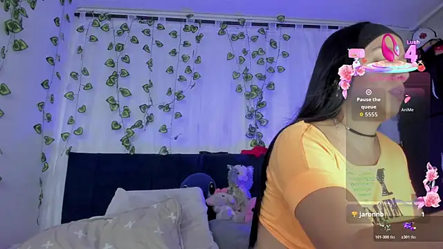 Chatroom XXX en direct de EmiliaRose_