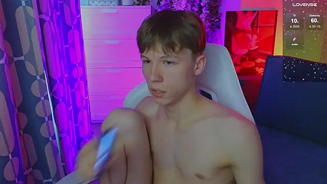 cuMte_boy Chat XXX in diretta