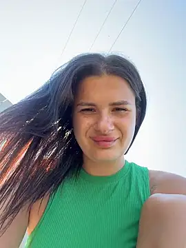 MiraReach Adlı Modelin Canlı XXX Sohbeti