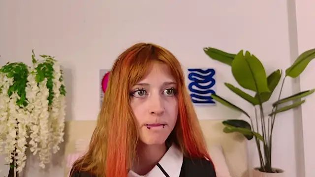 XXX chat uživo modela VixenLuxe