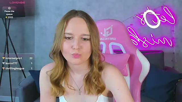 XXX chat uživo modela Emmaa_Kimm