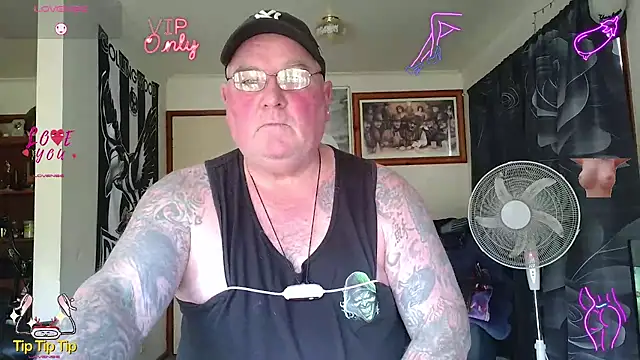 KINKYBLUEYES69's Live XXX Chat