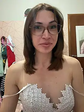 Irresistible24's Live XXX Chat