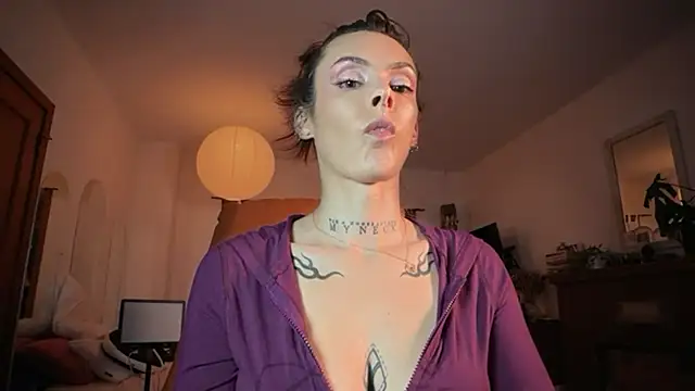GennaJames' Live XXX Chat